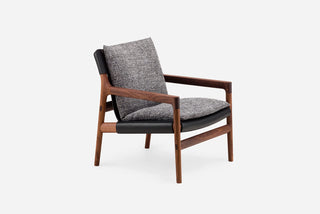 Sela Lounge Chair - Narrow Arms by De La Espada