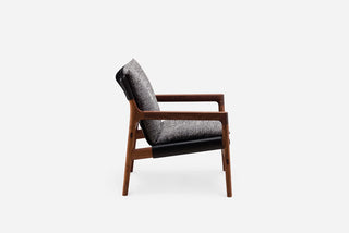 Sela Lounge Chair - Narrow Arms by De La Espada