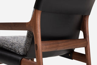 Sela Lounge Chair - Narrow Arms by De La Espada