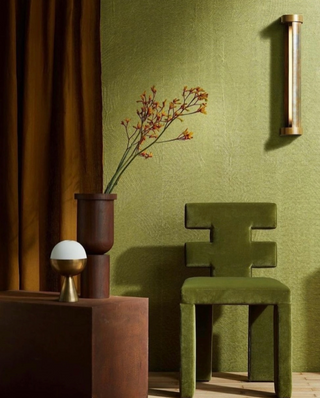 H chair in green velvet by Estudio Persona