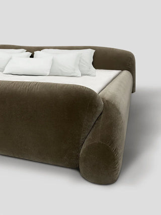 Plyn bed by Victoria Yakuza