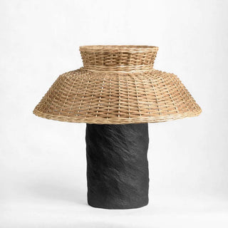 Lampe de table Strikah par Victoria Yakusha