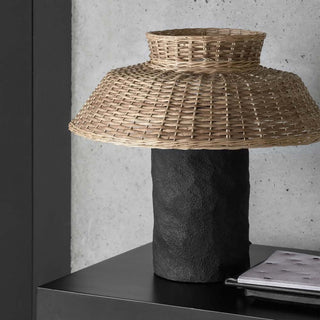 Lampe de table Strikah par Victoria Yakusha